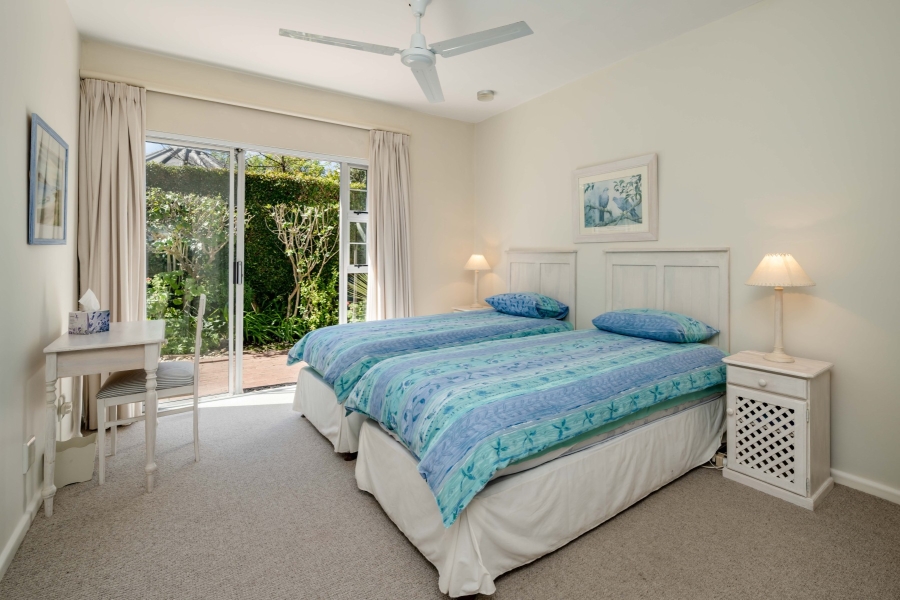 5 Bedroom Property for Sale in Signal Hill Western Cape